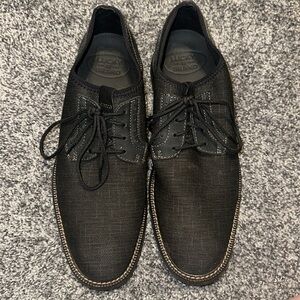 Men’s dress shoes